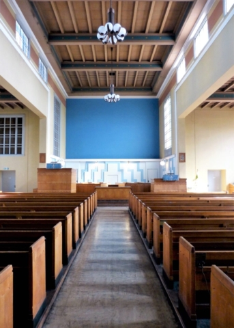 Aisle-Portrait-900x1260-640x480
