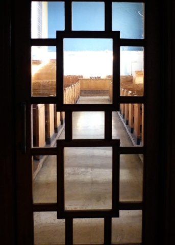 Door-900x1260-640x480