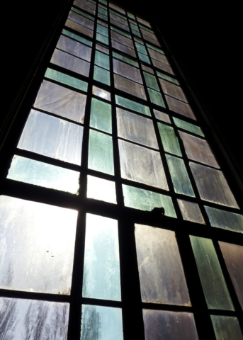 Handmade-Glass-Window-900x1260-640x480