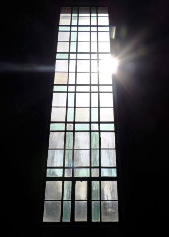 Sunlight-Window-900x1260-640x480